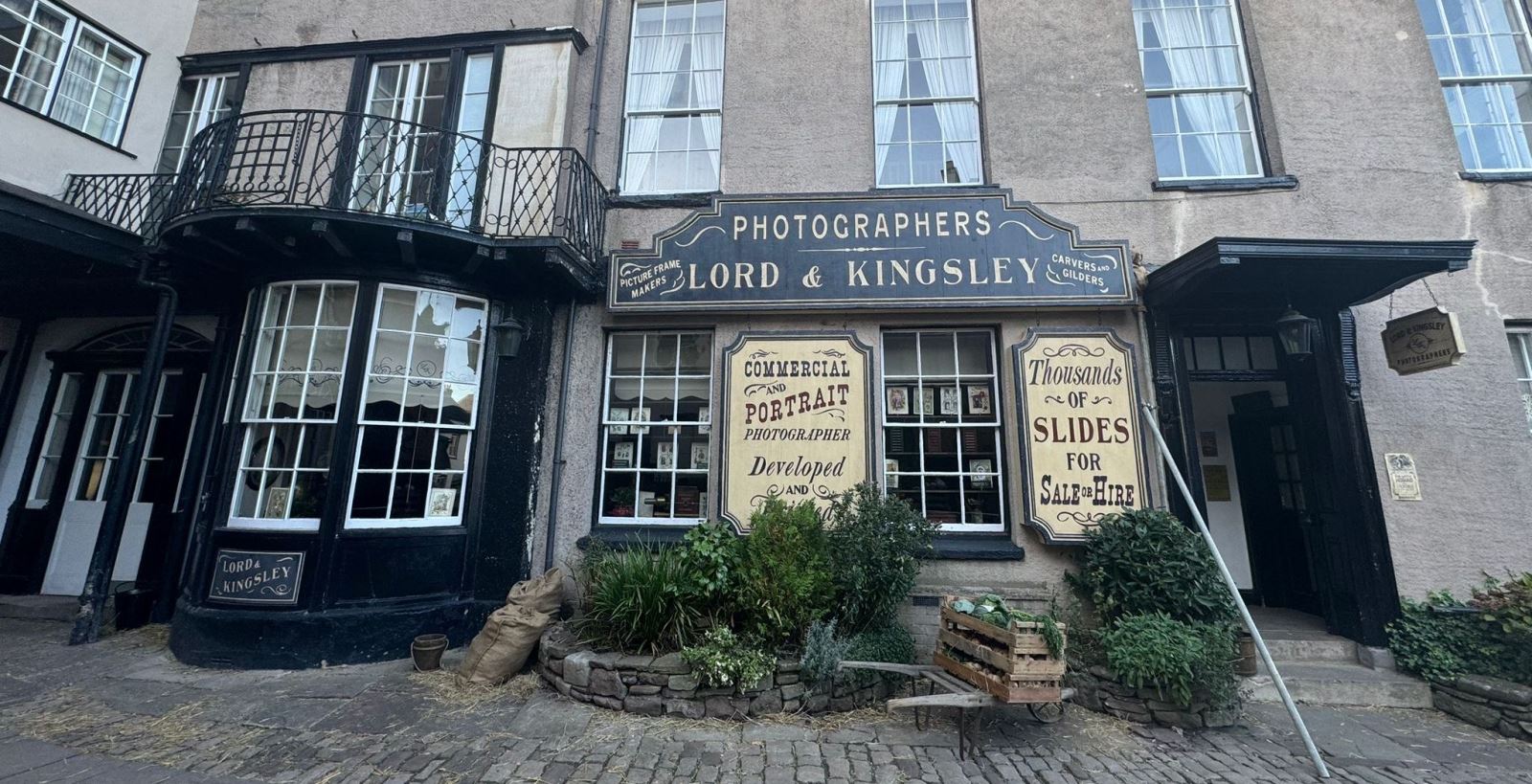 Claire & Bob's Tea Shop